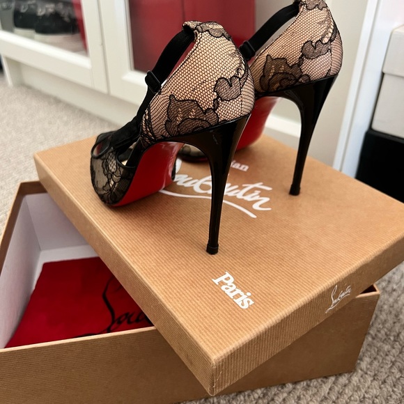 ***SOLD** Christian Louboutin Lace Jeanbi Pumps - Picture 3 of 3